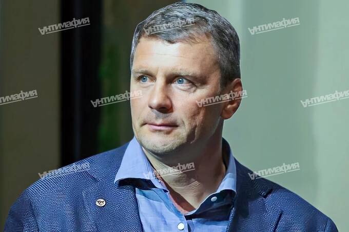 Kostya Sintsov is a mysterious figure leading a double life