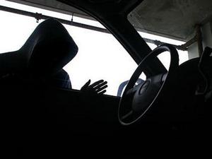 У лидера «России православной» угнали Infiniti с представительскими номерами