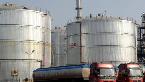 Цены на нефть рухнули почти до 40 долларов