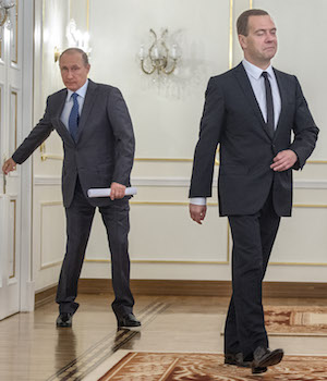 Зачем Путину усиление Медведева