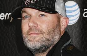 Лидер Limp Bizkit развернул на сцене провокационный плакат по Крыму