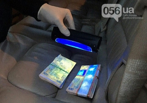 Чиновник на «Лексусе» получил 96 тысяч взятки: как проходило задержание