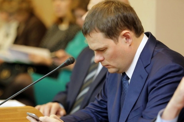 Олег Ежов попался в ежовые рукавицы