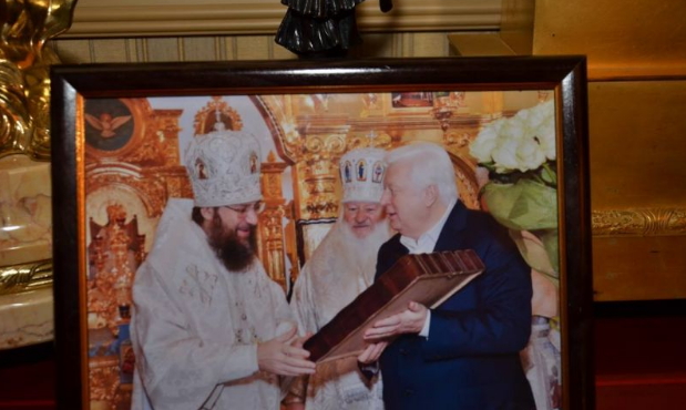 Улюбленець прокорурського злодія. Чиє фото стояло на столику Пшонки