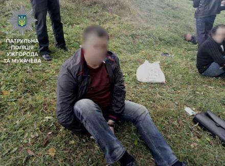 Полицейские открыли огонь по грабителям, пытавшимся задавить патрульного
