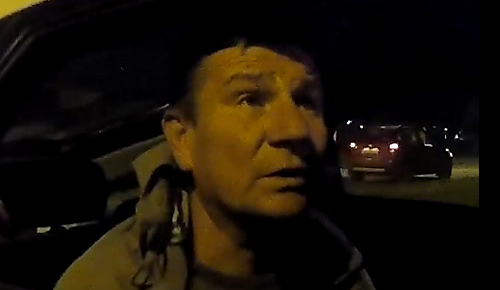 Сети возмутило задержание пьяного в полицейской машине