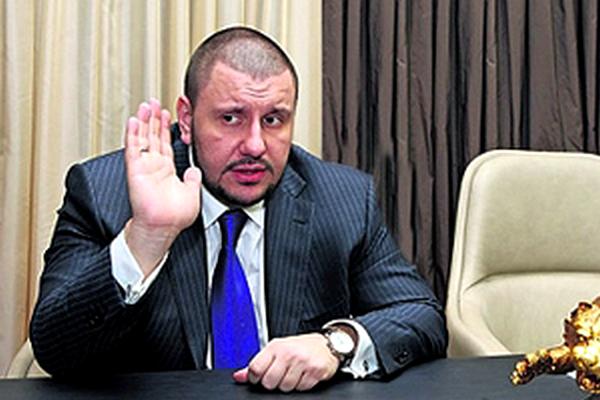 Беглый экс-министр Клименко развил на родине Порошенко бурную подрывную деятельность