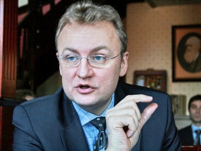 Садовой оказался скромнее Филатова и назначил себе ежемесячную премию в 600%