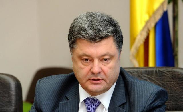 Порошенко пересел на два новых авто "Mercedes": госбюджет потерял около $1 миллиона