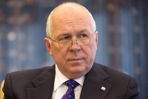 Чемезов «банкует» «втемную»?