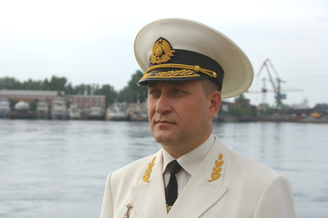 Во время визита в прогнившую больницу иркутский депутат провалился под пол