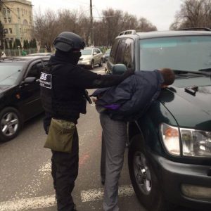«Антикоррупционеры» помогли полицейскому со взяткой