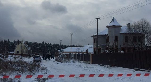 Стало известно, кто из правоохранителей повторно ограбил дом после перестрелки в Княжичах