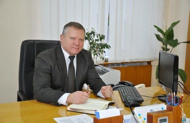 Госсекретарь Дмитренко крышевал конвертцентры и “засветил” 1,9 млн