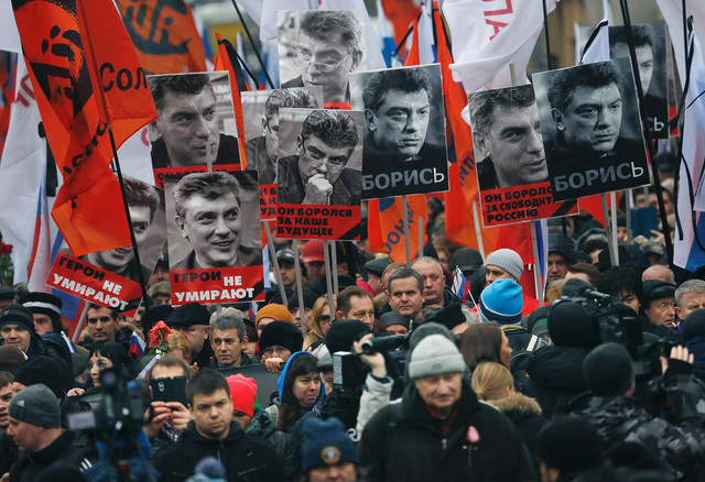 В квартиру, откуда «Дождь» вел трансляцию Марша памяти Немцова, ломилась полиция