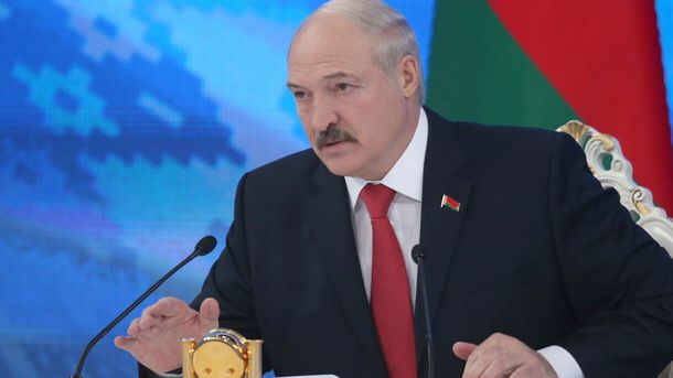 Лукашенко - чиновникам: Трудоустройте жен, мужей и любовниц