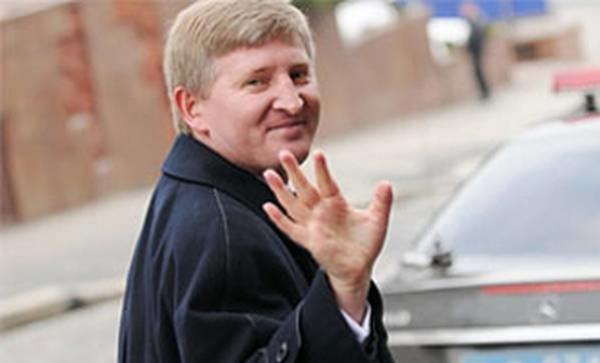 Ахметов пошел в отказ в деле о пленках Онищенко и наезде Порошенко