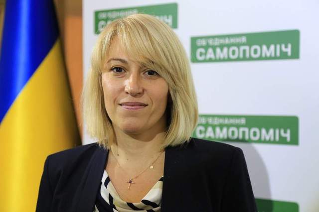 "Договорняк Садового": стало известно, кто вынудил нардепа Бабак сложить мандат