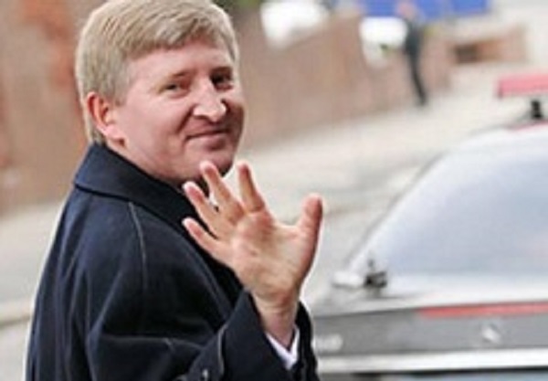 Ахметов сделал ручкой