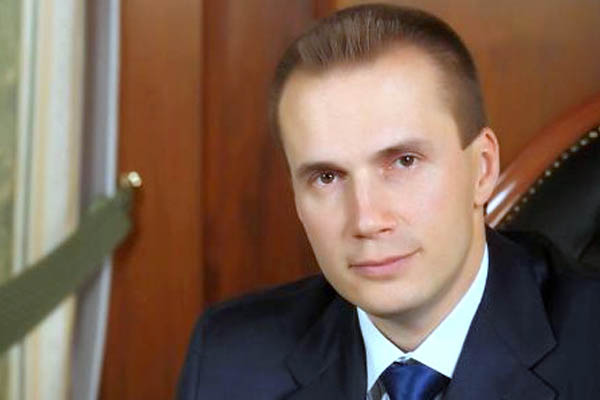 Александр Янукович пошел по пути Ахметова