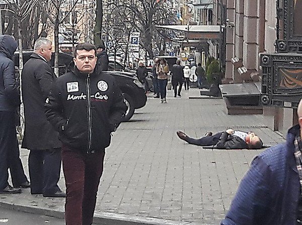Новое видео очевидца перестрелки киллера и охранника Вороненкова