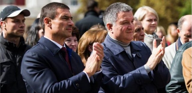 На карманные расходы: «кошелек» Авакова задекларировал 240 млн гривен наличных