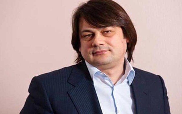 Евгений Гинер, Михаил Воеводин и Александр Бабаков окопались в отеле Лыбидь
