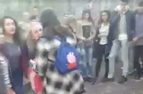 Появилось шокирующее видео драки школьниц в Чернигове