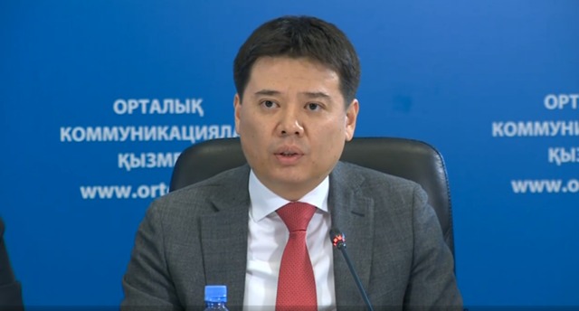 Как министр Бекетаев семью в Лондон возил