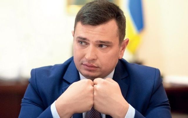 Глава НАБУ пожаловался, что с зарплатой 40 тыс грн особо не разбогатеешь