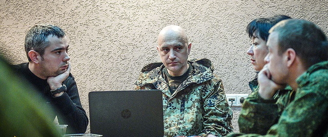 Писатель-боевик Прилепин может свободно ездить в Украину: СБУ не запрещала