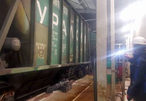 В вагонах «Уралхим» из России в Латвию нелегально доставлются сигареты