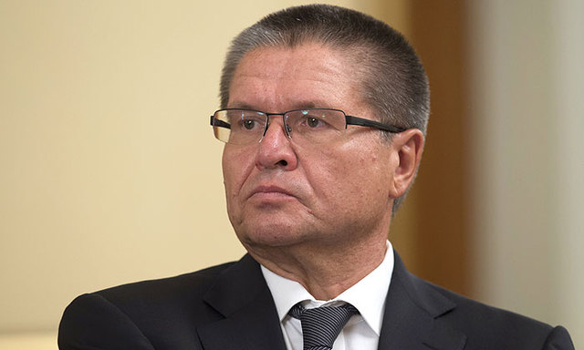 Алексея Улюкаева оставили без денег от "Газпрома"