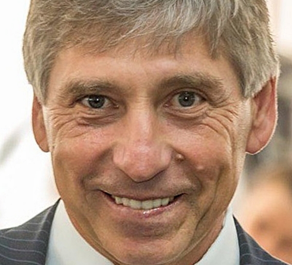Иван Карнилин предпочел квартиру в Майами мэрству в Новгороде