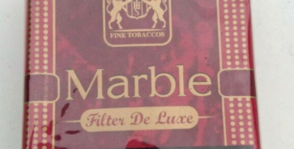 В Латвии распространяются нелегальные сигареты Marble