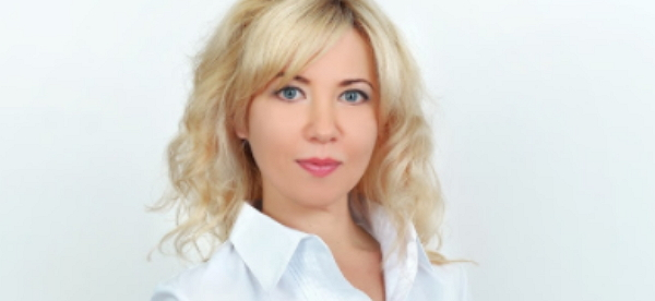 Юлия Правик — пиарщица времен Януковича скопировала сайт Iforum