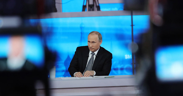 Путин опоздал на свою «прямую линию»