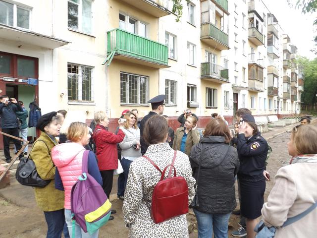 Собянин начал насильно выселять людей из пятиэтажек