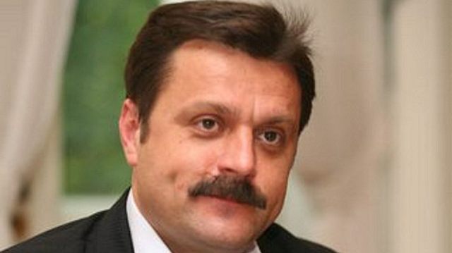 Нардеп Андрей Деркач продает Радио "Эра" инвестбанкиру Фиале