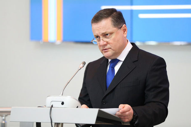 Генерал-полковник фиктивно трудоустроил брак
