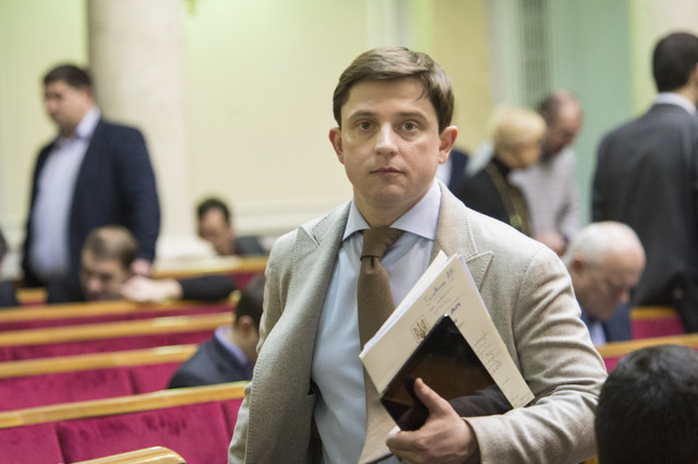 Олесь Довгий покинул Украину сразу после заявления ГПУ