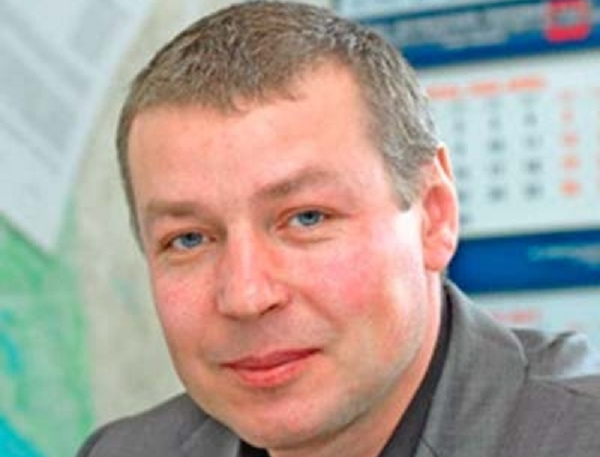 Молчавшего как рыба полковника Будяйкина зацеловали русалки в полицейской форме