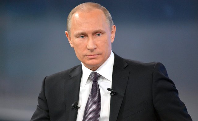 У патриарха Кирилла "сдали" загадочную "даму" Путина в красном
