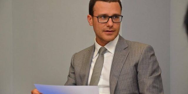 Депутат «по-одесски»: столичный чиновник умело зарабатывает на шантаже
