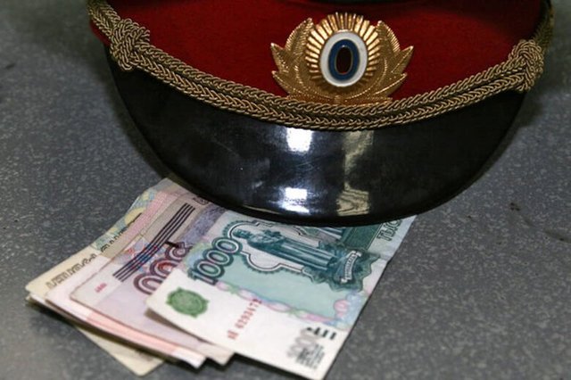 Комбат воронежских автоинспекторов за взятки отделался штрафом в 350 тысяч рублей