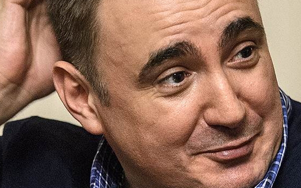 Дюмин-младший на развалинах усадьбы Неклюдовой