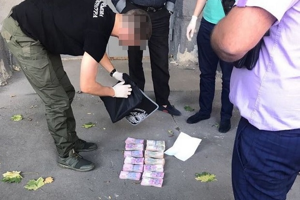 В ведущем вузе Харькова завкафедрой вымогал у коллеги 380 тысяч гривен