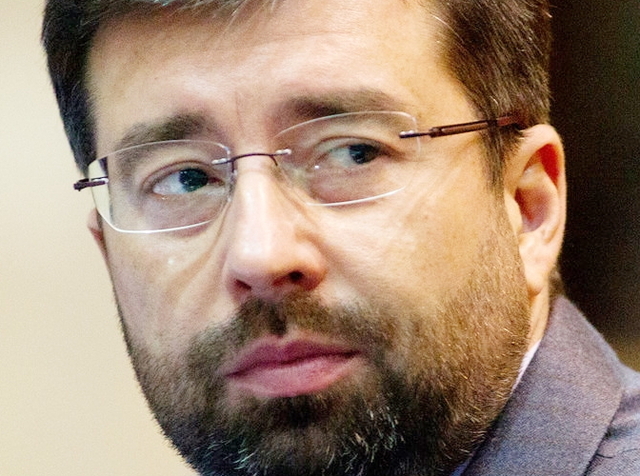 Банкир Исаев поможет нефтянику Сечину банкротить строителя Блажко
