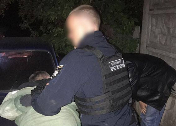 Под Киевом на взятке погорели двое должностных лиц "Киевоблэнерго"