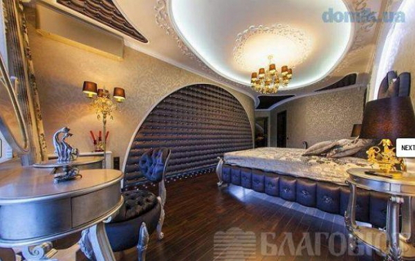 В Киеве продают «царскую» квартиру со статуей коня и «золотой» ванной